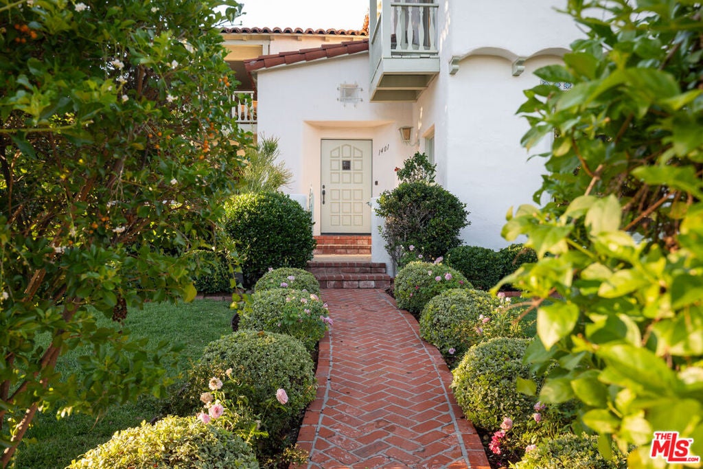1401 Moncado Drive