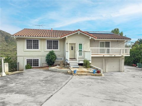 Photo of 11337 Caprice Place, Escondido, CA 92026 (MLS # SW26019971)