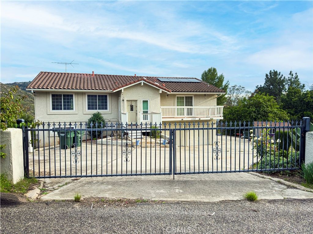 Photo of 11337 Caprice Pl, Escondido, CA 92026 (MLS # SW26019971)