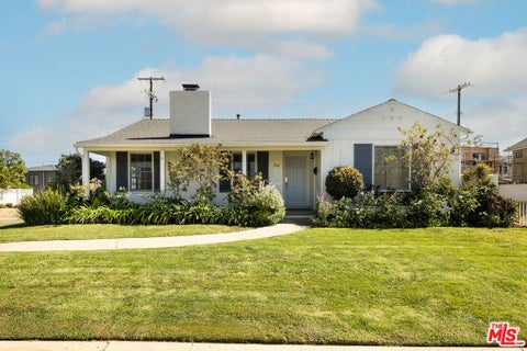 Photo of 548 El Medio Avenue, Pacific Palisades, CA 90272 (MLS # 26999843)