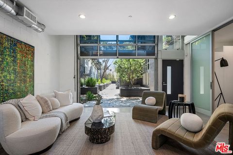 Photo of 1037 N Laurel Avenue #19, West Hollywood, CA 90046 (MLS # 26641719)