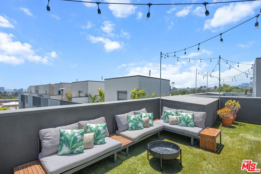 Photo of 1037 N Laurel Avenue #19, West Hollywood, CA 90046 (MLS # 26641719)