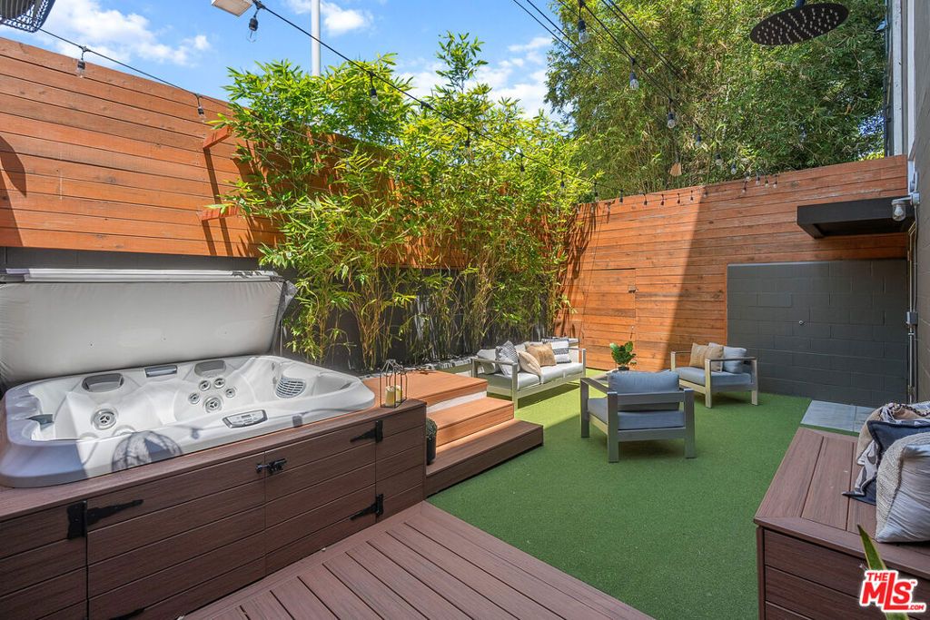 Photo of 1037 N Laurel Avenue #19, West Hollywood, CA 90046 (MLS # 26641719)