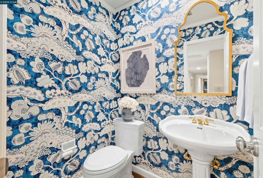 ORINDA DOWNS - Residential