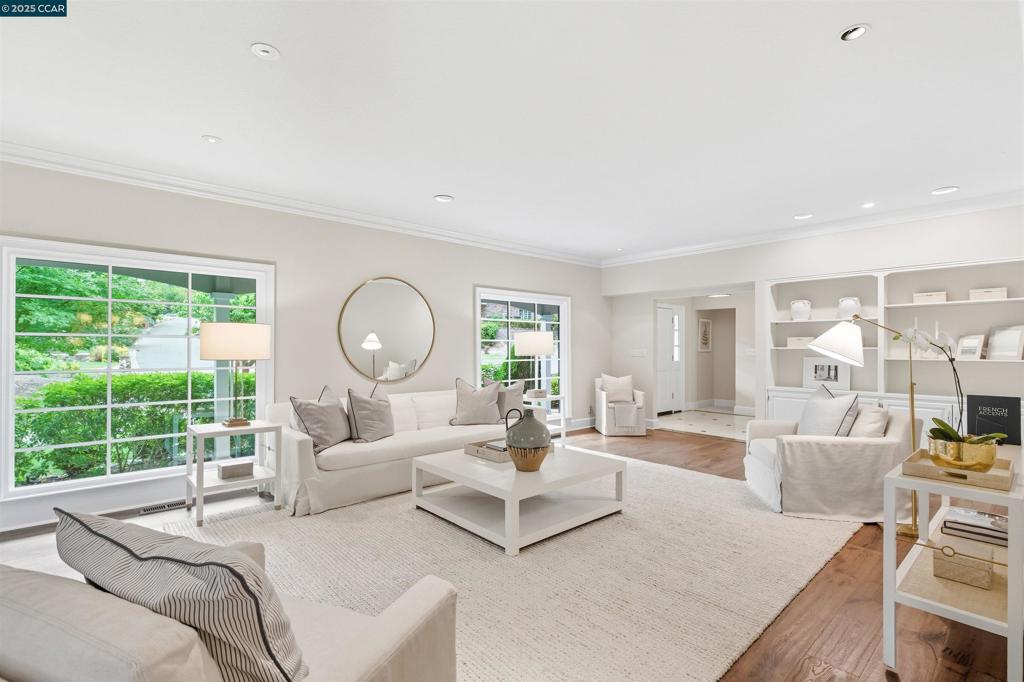 ORINDA DOWNS - Residential