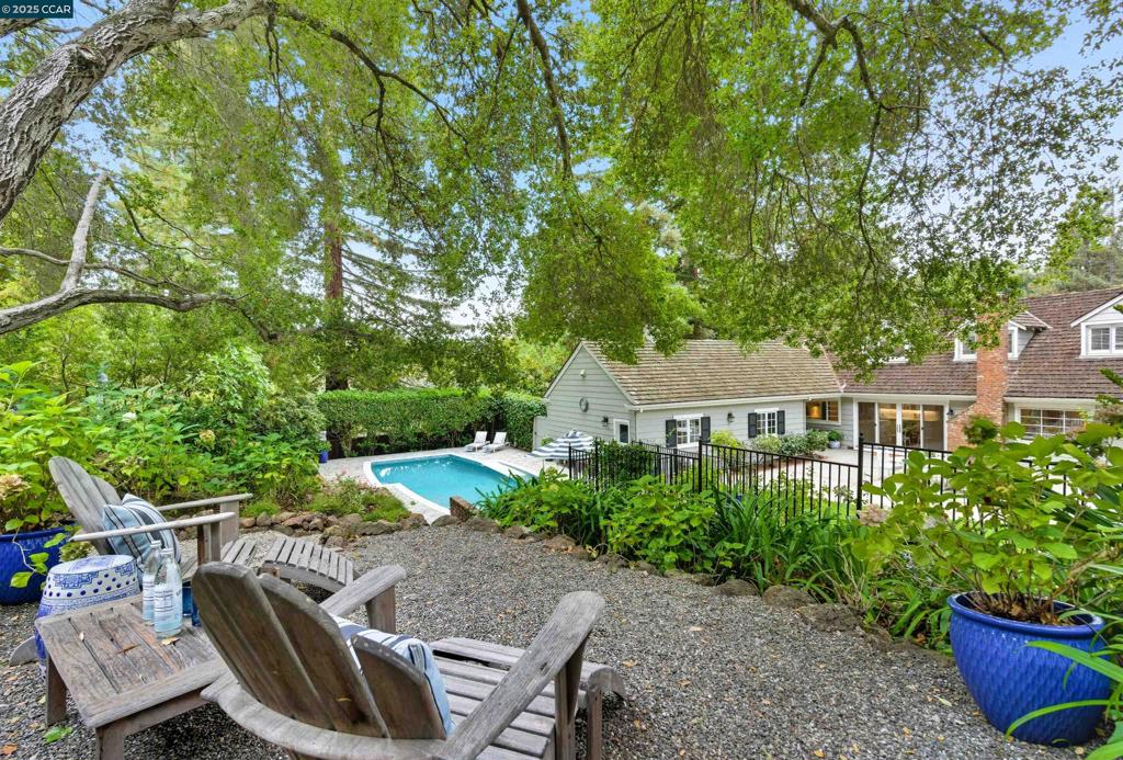 ORINDA DOWNS - Residential
