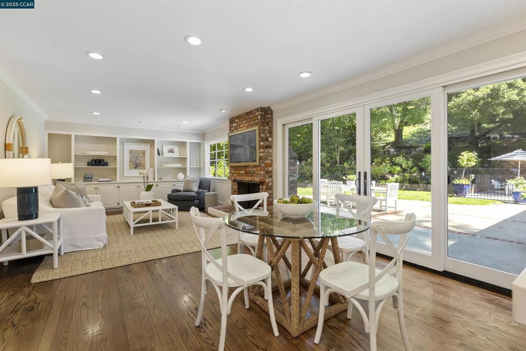 ORINDA DOWNS - Residential