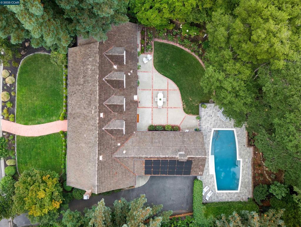 ORINDA DOWNS - Residential