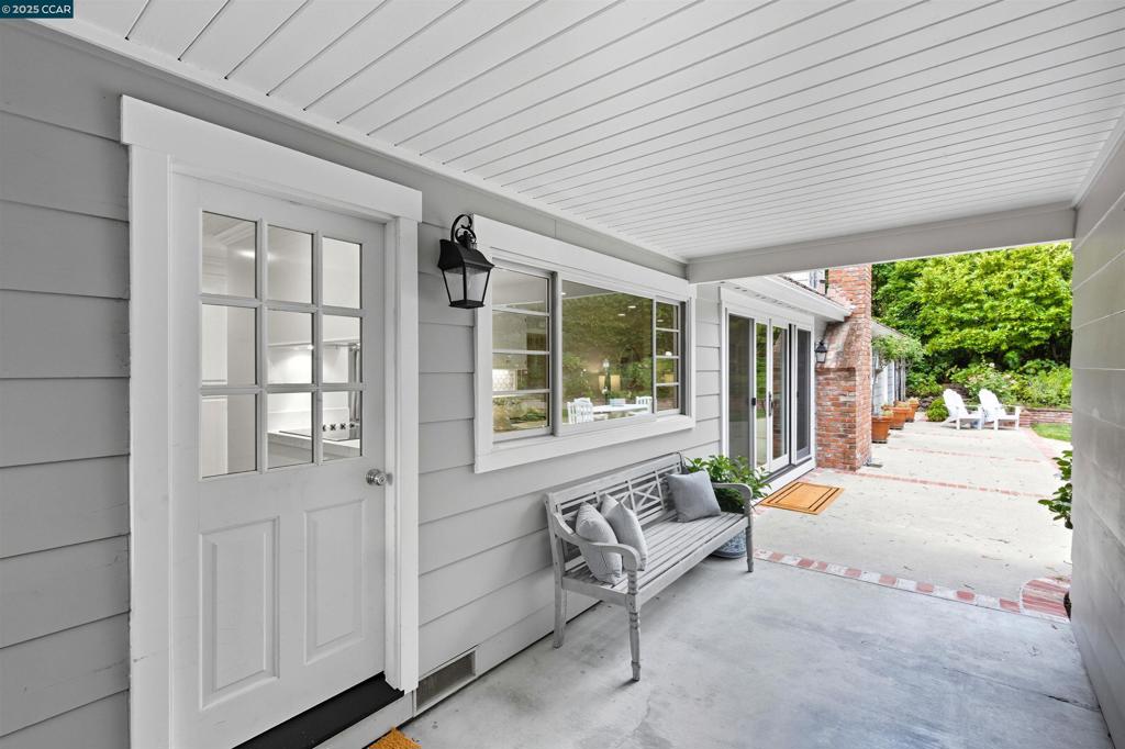 ORINDA DOWNS - Residential