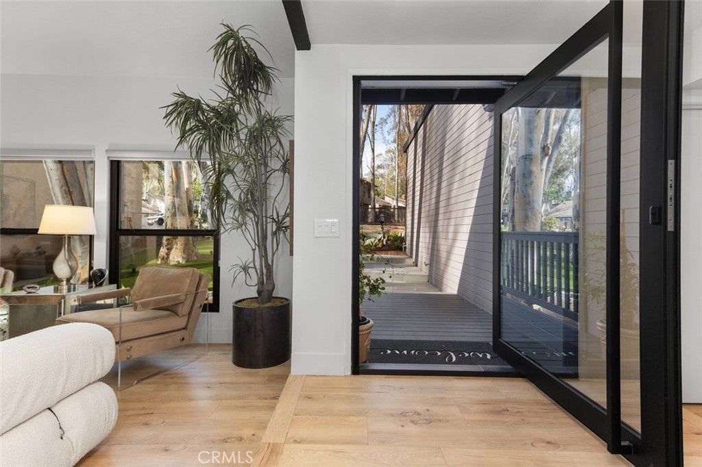 24946 Ravenswood