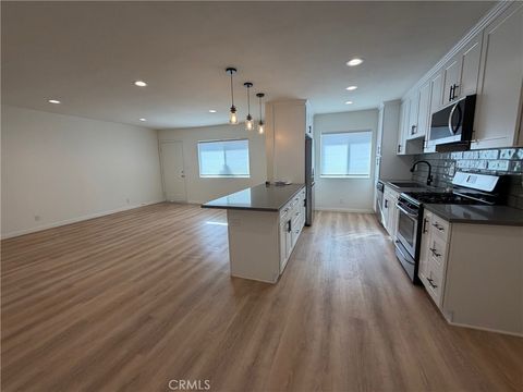 Photo of 4358 Mammoth #26, Sherman Oaks, CA 91423 (MLS # SR26032009)