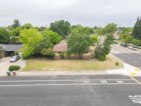Photo of 925 5th Street, Lincoln, CA 95648 (MLS # ML82044139)