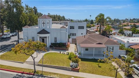 Photo of 836 Cedar Pl, Santa Monica, CA 90405 (MLS # TR26088598)