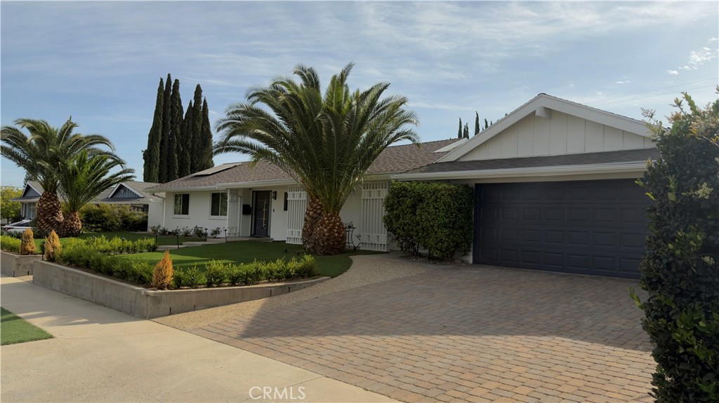 10111 Oso Avenue