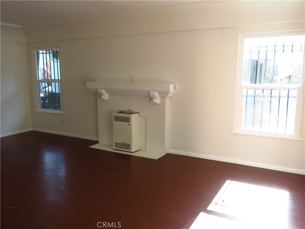 862 W 41st Street