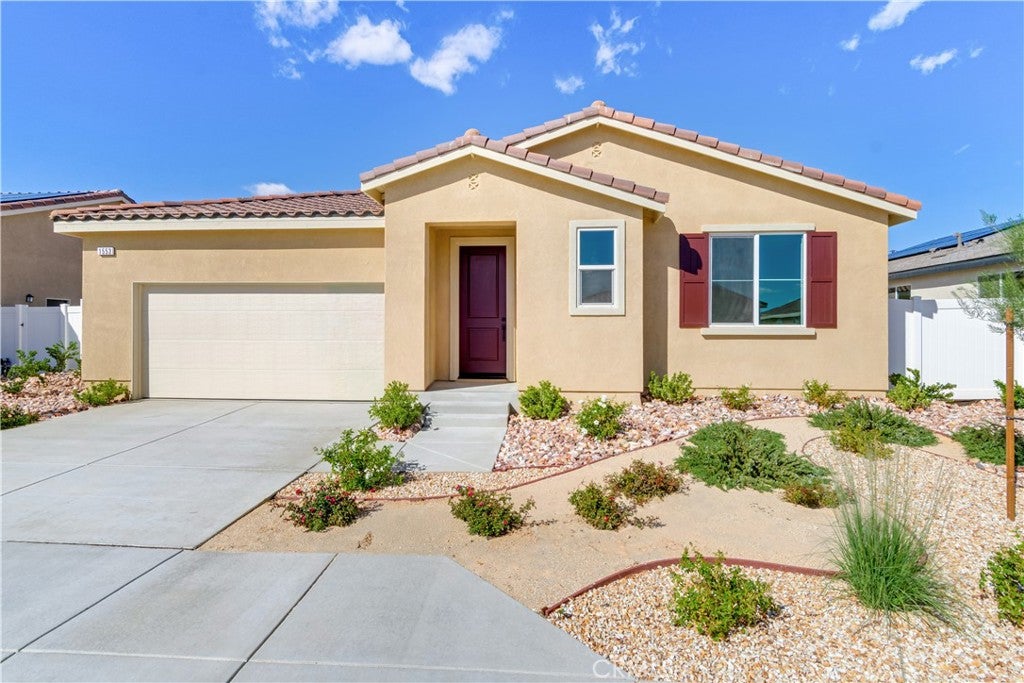Photo of 1553 E Holguin Street, Lancaster, CA 93535 (MLS # SR26206577)