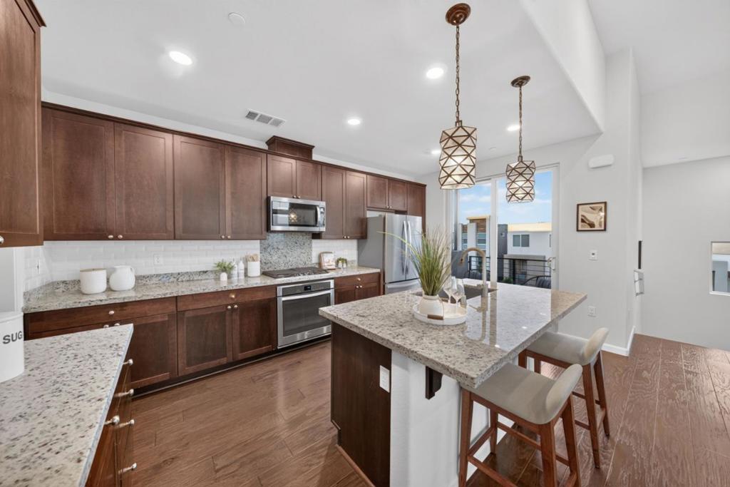 3077 Valley Of Hearts Delight Place 6