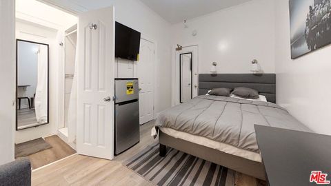 Photo of 647 18th Street #210, Los Angeles, CA 90015 (MLS # 26634313)