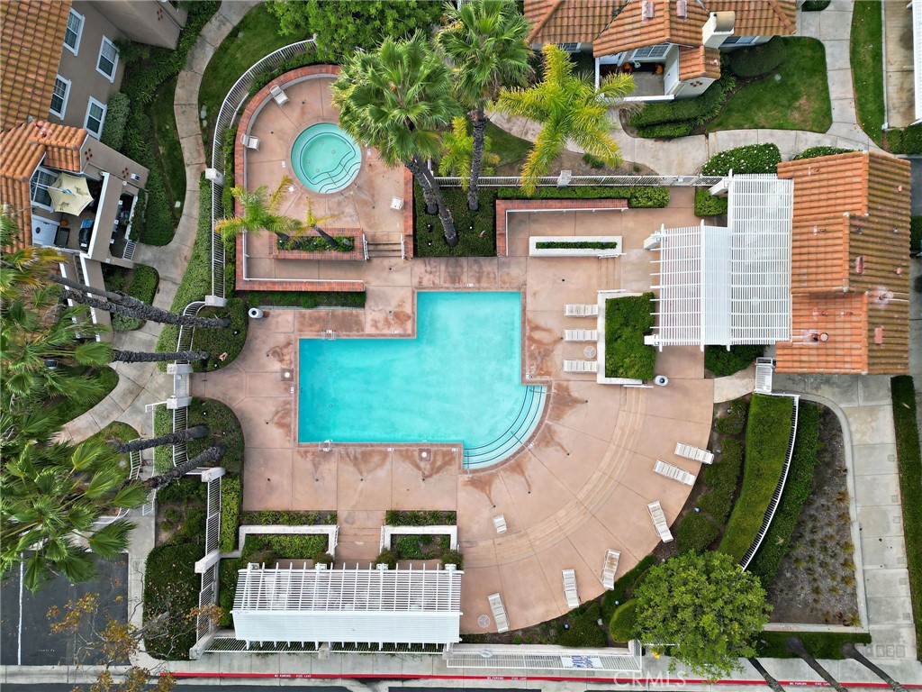 Las Flores III - Residential