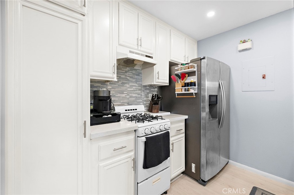 Las Flores III - Residential