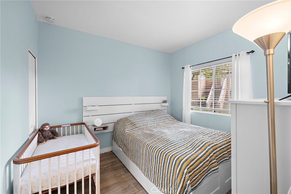 Las Flores III - Residential