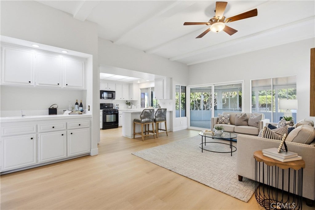 17982 Los Pesos Circle, Fountain Valley CA 92708 - Photo 14