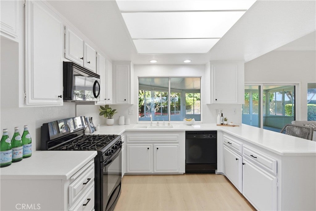 17982 Los Pesos Circle, Fountain Valley CA 92708 - Photo 12