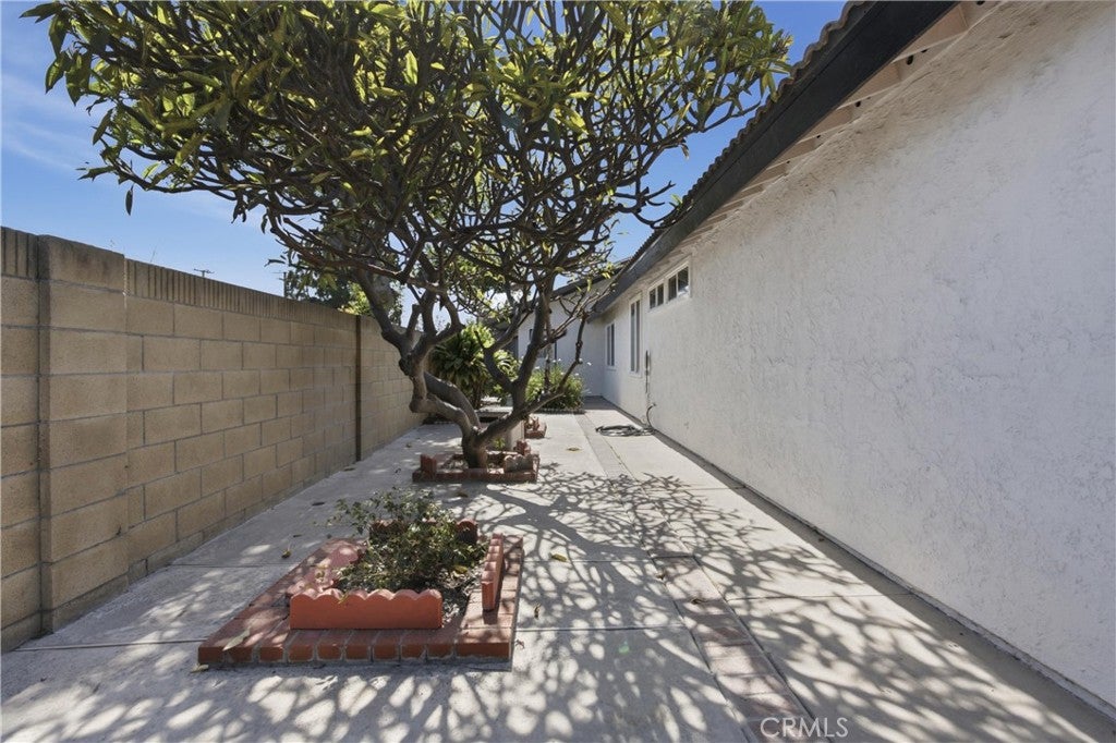 17982 Los Pesos Circle, Fountain Valley CA 92708 - Photo 39