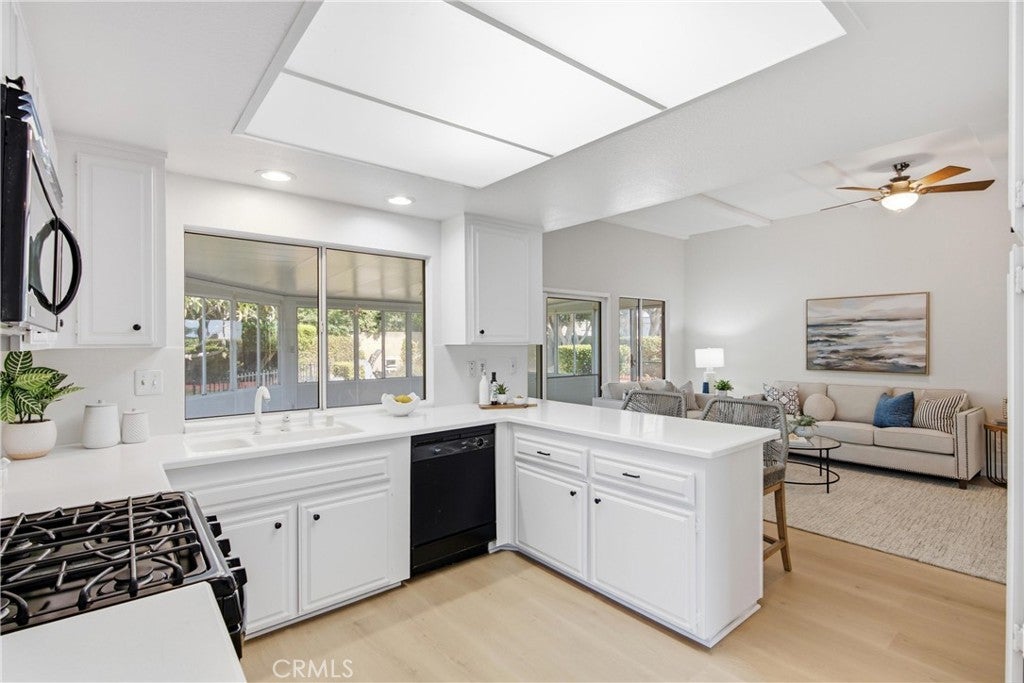 17982 Los Pesos Circle, Fountain Valley CA 92708 - Photo 13