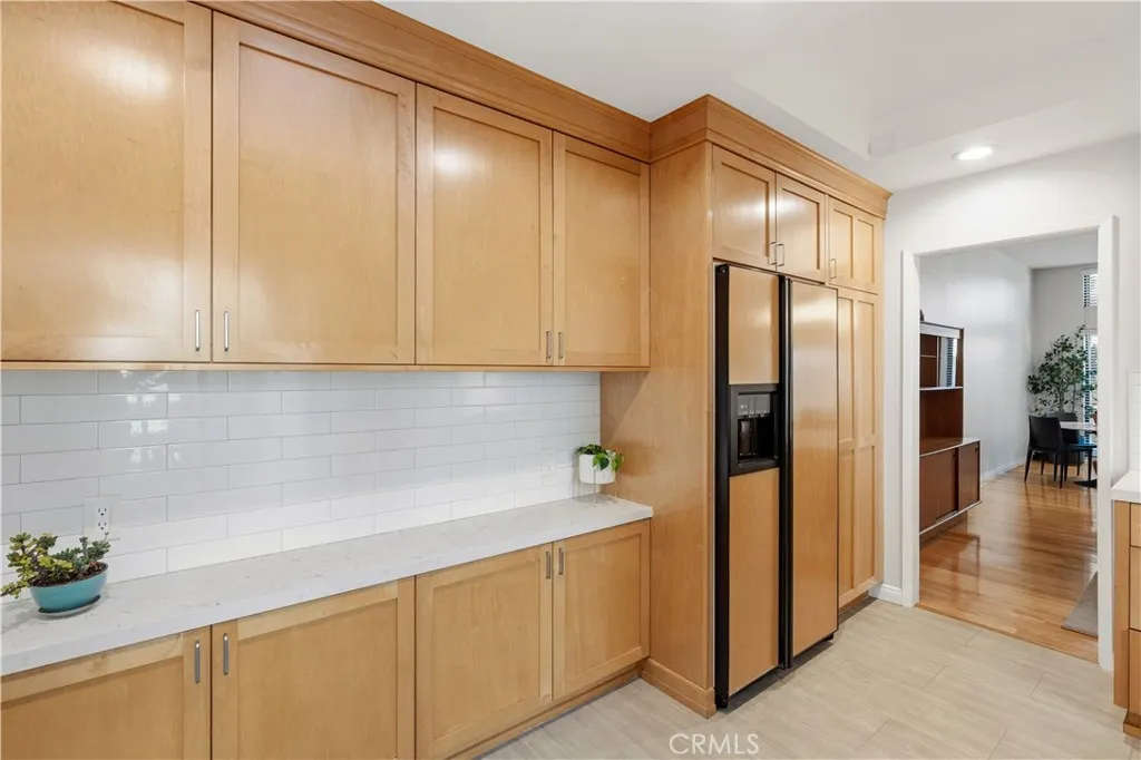 Pasadena, California 91103, United States, 3 Bedrooms Bedrooms, ,3 BathroomsBathrooms,Residential,Active,252325