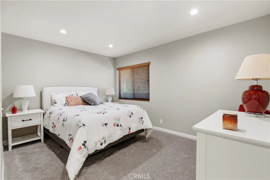 Pasadena, California 91103, United States, 3 Bedrooms Bedrooms, ,3 BathroomsBathrooms,Residential,Active,252325