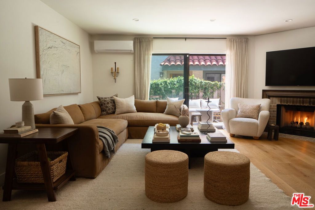 Photo of 1234 12th Street #5, Santa Monica, CA 90401 (MLS # 25589833)