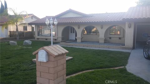 Photo of 25835 Pleasant St, Hemet, CA 92544 (MLS # HD26091415)