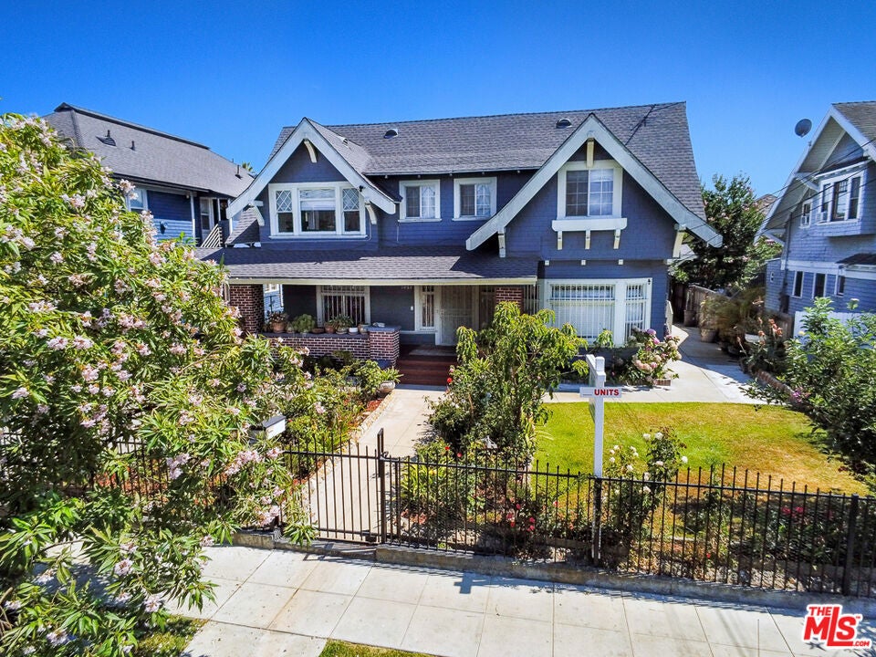 1454 W 28th Street