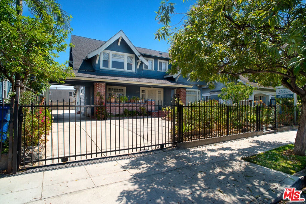 1454 W 28th Street