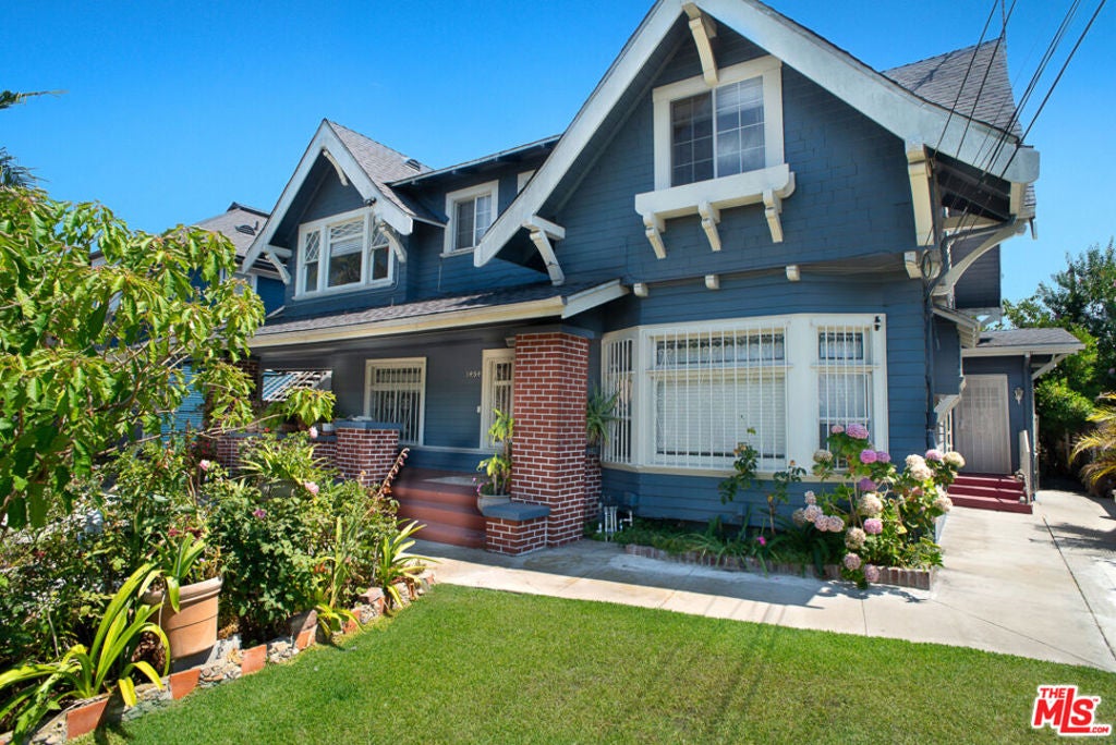1454 W 28th Street