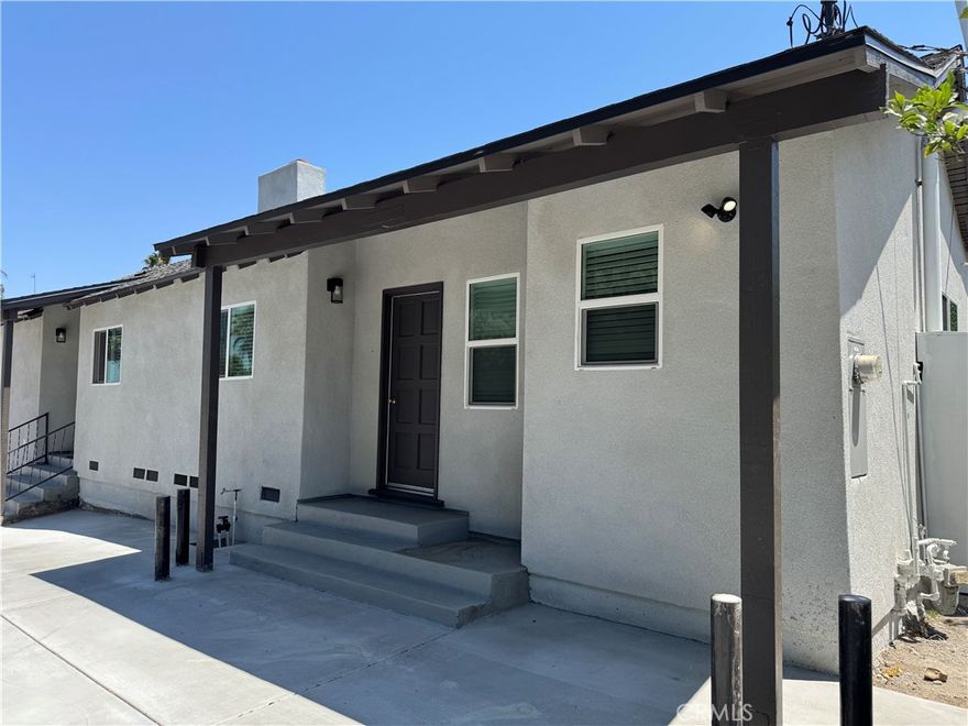 Newly renovated duplex unit with 3 bedroom and 2 bath with spacious 1100 sqft living space.  Open floor plan with beautiful wood floors throughout the house.  Highlights: include brand new A/C, new paint,new roof,new cabinets, new plumbing. The house comes fully equipped with essential appliances including stove, refrigerator, dishwasher, washer & dryer.  2 assigned parking space at the front of the house.  Tenants are responsible for all utilities. Great location for work,shopping and school.  Easy access 60 freeway.