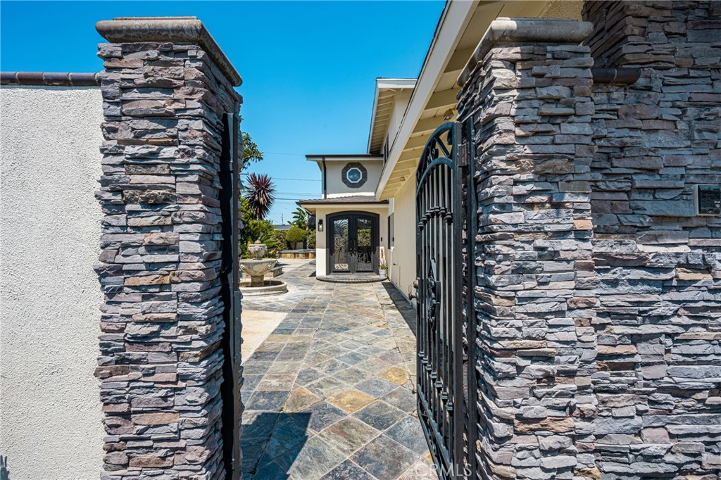 2342 Cynthia Court