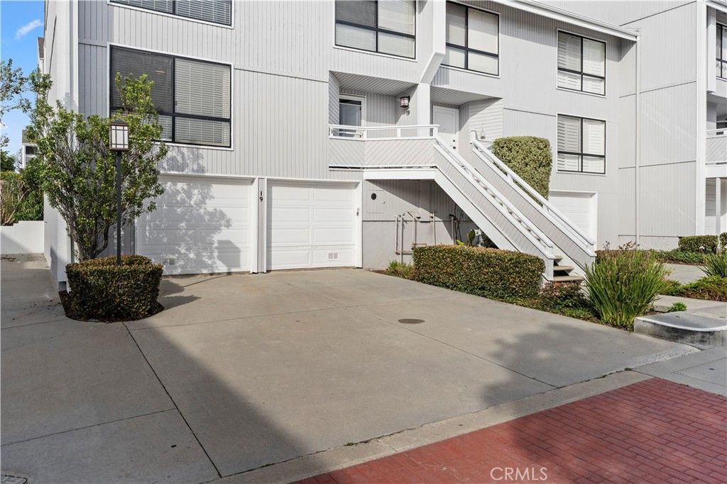 Photo of 19 Odyssey Court, Newport Beach, CA 92663 (MLS # OC26033531)