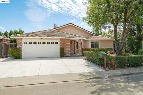 Photo of 3244 Vallejo Place PL, San Ramon, CA 94586 (MLS # 41146354)