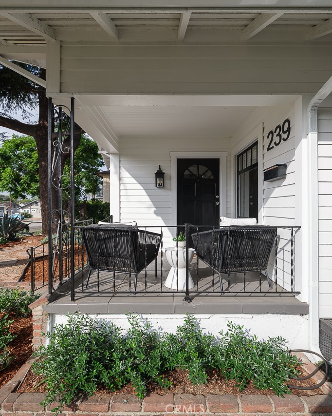 239 W Palm