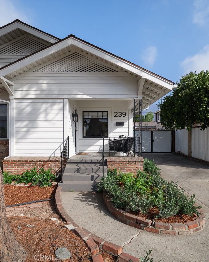 239 W Palm
