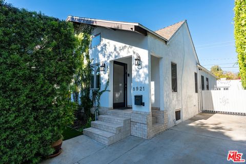 Photo of 8921 Ashcroft Avenue, West Hollywood, CA 90048 (MLS # 26639425)