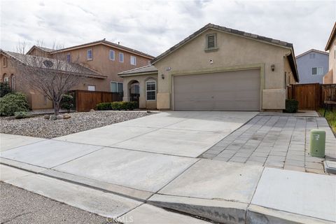 Photo of 9382 Dragon Tree Dr, Hesperia, CA 92344 (MLS # HD26042043)