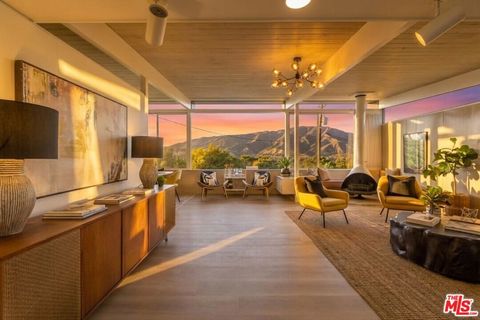 Photo of 8554 Day Street, Sunland, CA 91040 (MLS # 26663061)