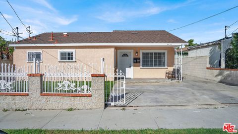 Photo of 2239 W Lincoln Street, Long Beach, CA 90810 (MLS # 26650141)