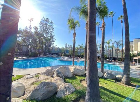 5515 Canoga Avenue 214 Woodland Hills CA 91367