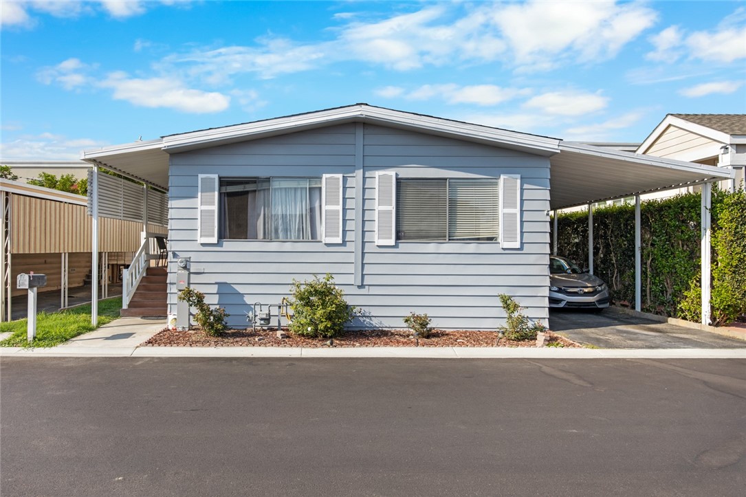 19127 Pioneer Boulevard 9