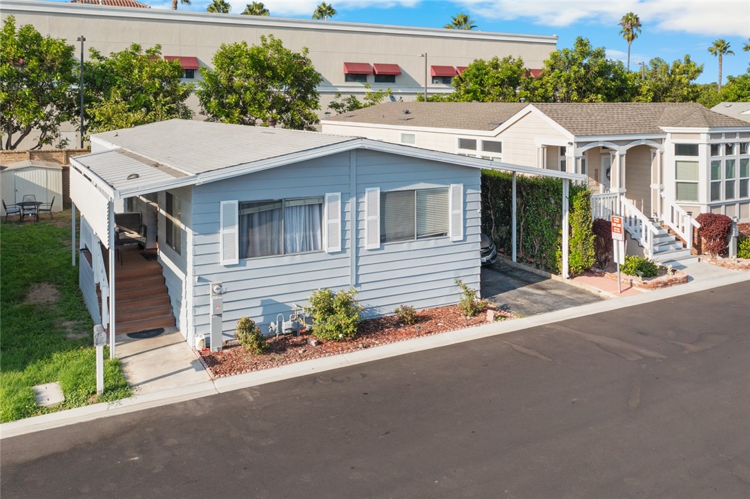 19127 Pioneer Boulevard 9