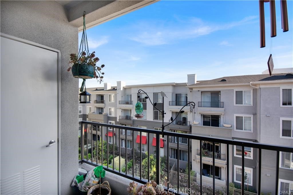 Stadium Lofts - Residential Lease